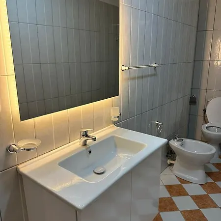 Lulu Suites *